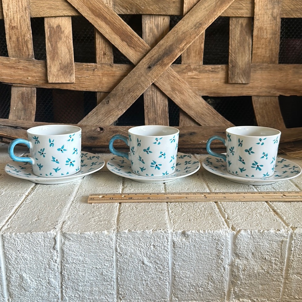 GLORIA VANDERBILT "EVERLASTING" CUP AND SAUCERS set of 3